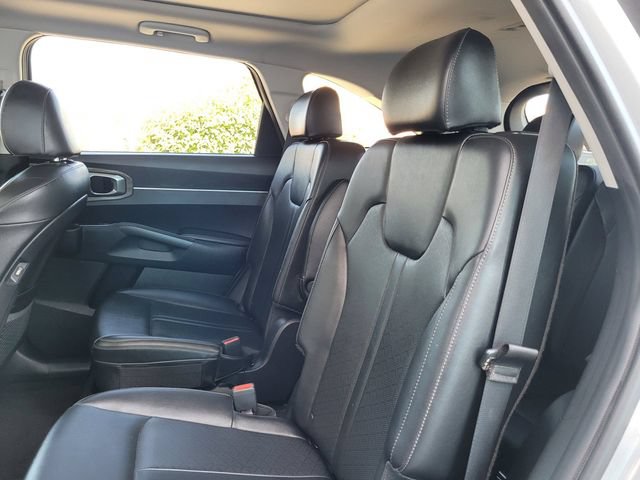 Certified 2023 Kia Sorento EX w/ Panoramic Sunroof Package FWD image 16