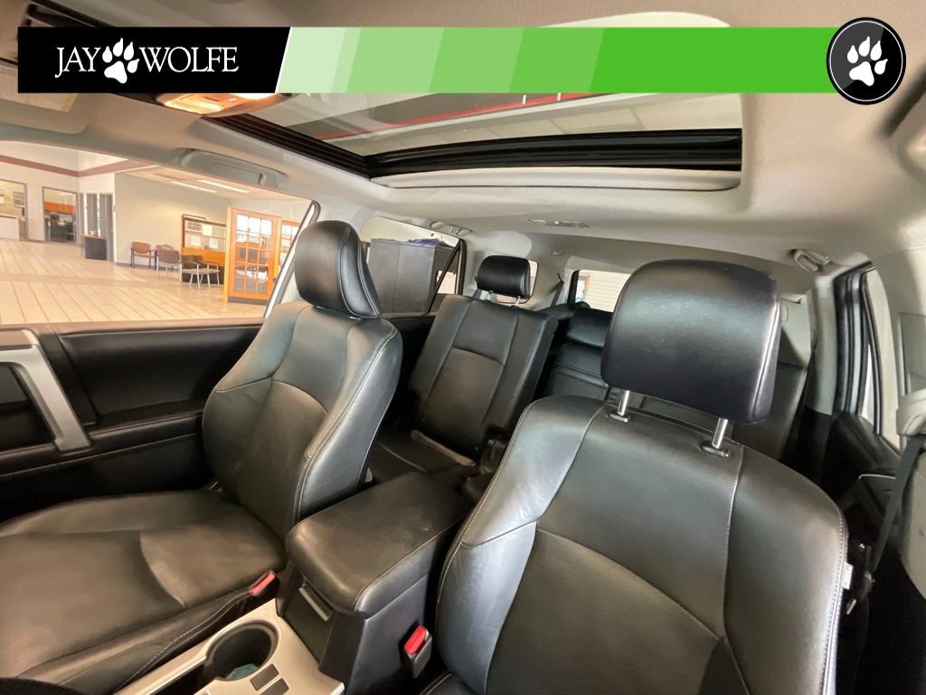 Used 2016 Toyota 4Runner Limited AWD/4WD image 9