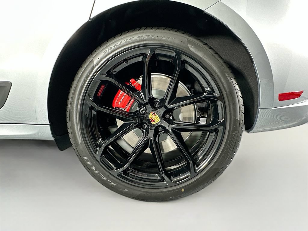 New 2026 Porsche Macan GTS AWD/4WD image 32
