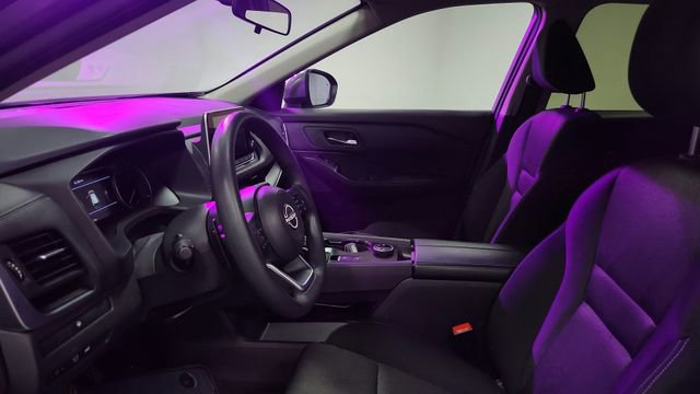 Used 2024 Nissan Rogue SV image 9