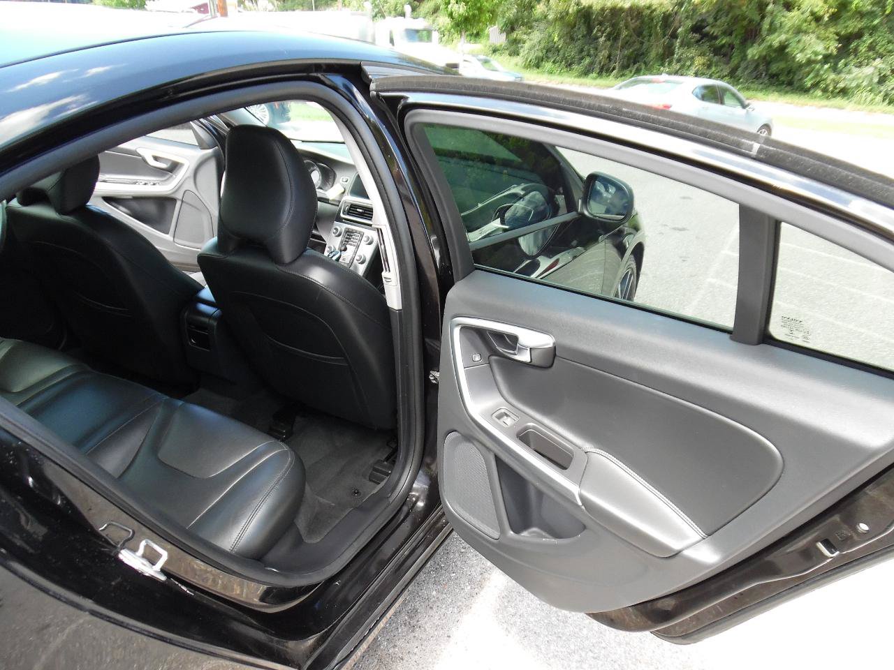 Used 2017 Volvo S60 T5 Dynamic FWD image 20