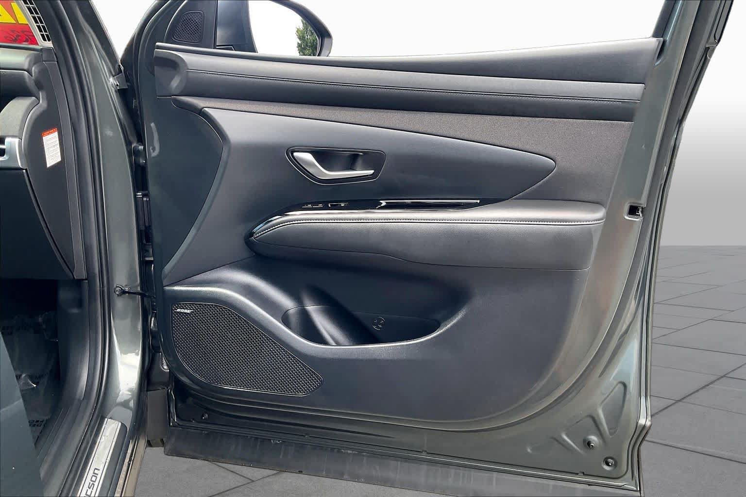 Used 2025 Hyundai Tucson Limited AWD/4WD image 47