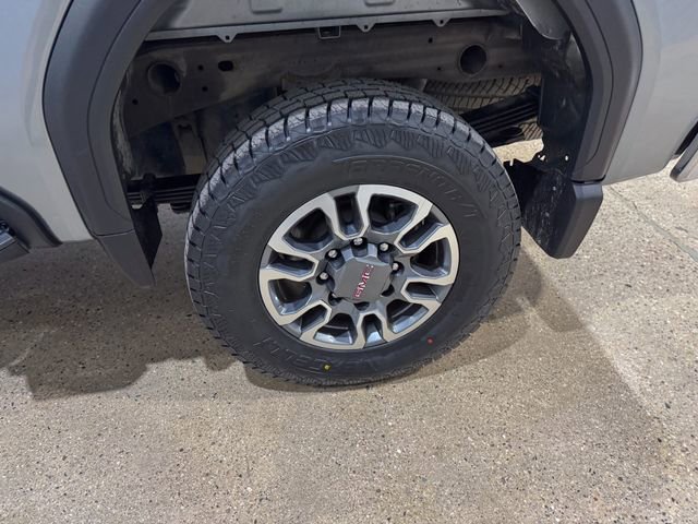 Used 2024 GMC Sierra 2500 SLE image 30