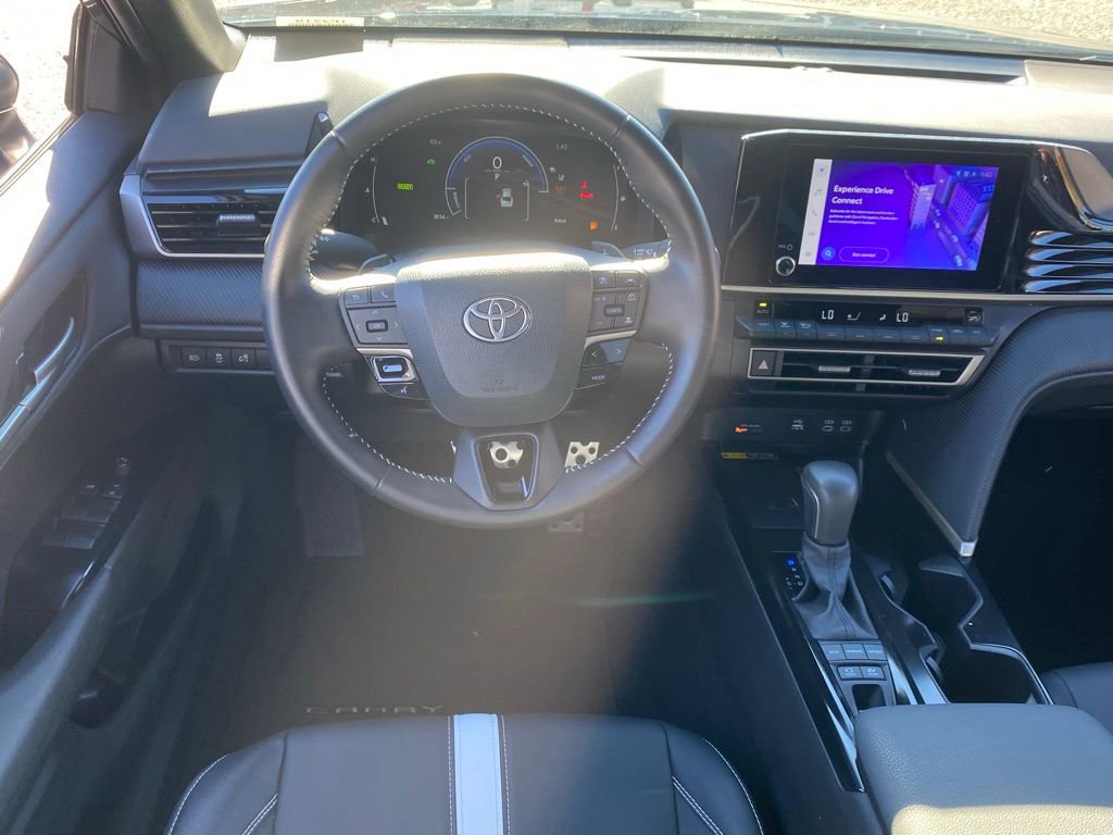 Used 2025 Toyota Camry SE image 10