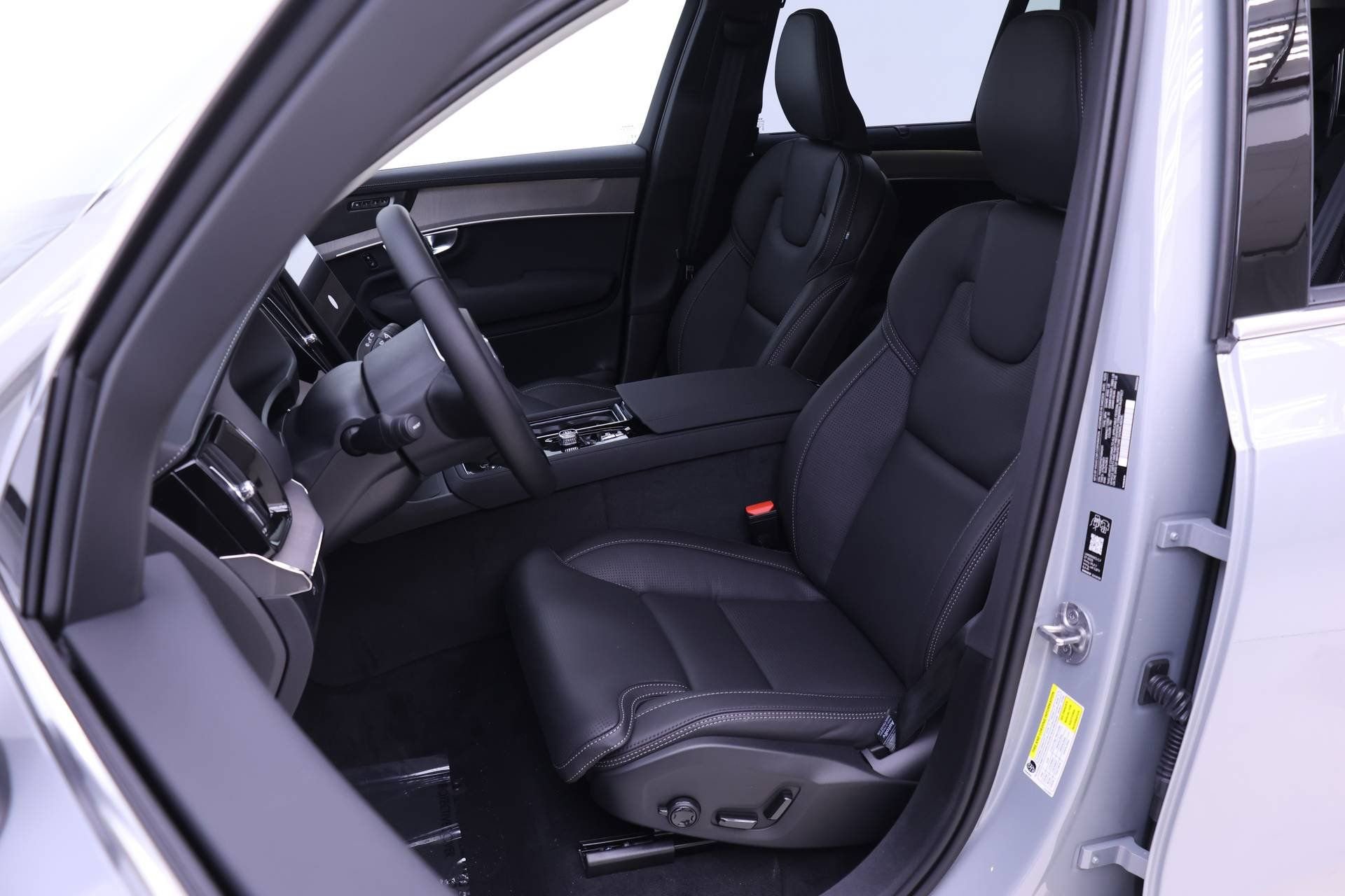 New 2026 Volvo XC90 B6 Ultra w/ Protection Package image 10