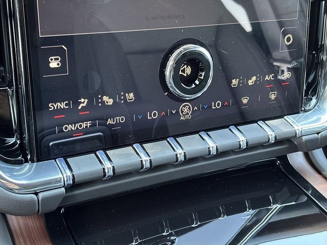 New 2026 GMC Yukon XL Denali w/ Denali Reserve Package image 31