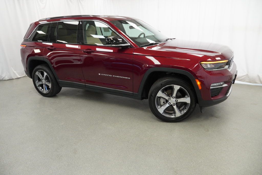 Certified 2025 Jeep Grand Cherokee Limited AWD/4WD image 20