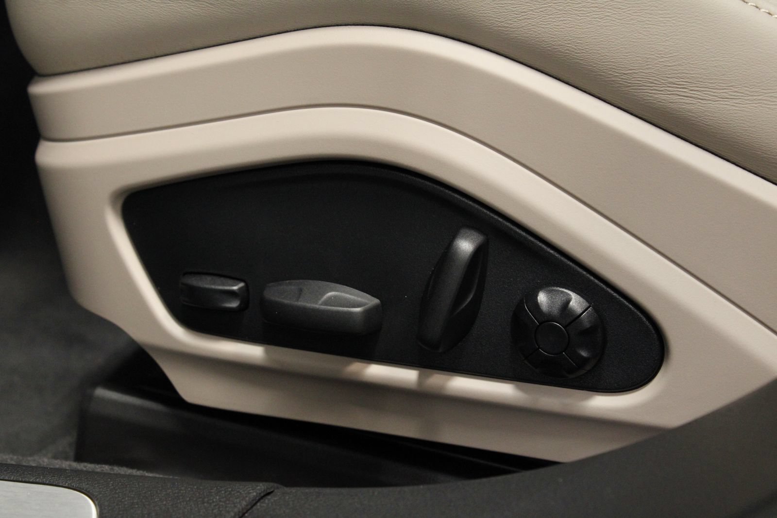 New 2026 Porsche Panamera 4 AWD/4WD image 35