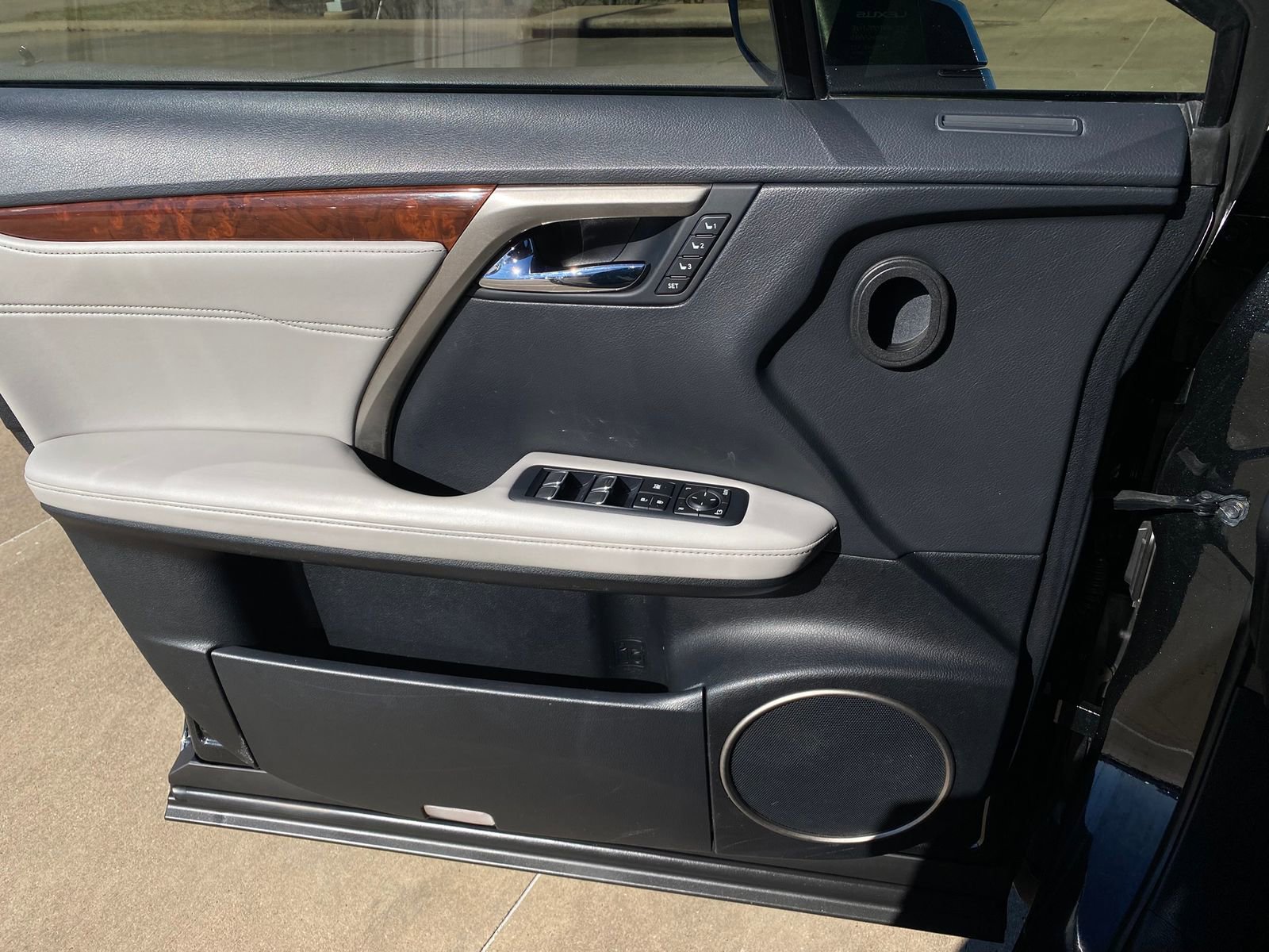 Used 2019 Lexus RX 350L FWD image 25