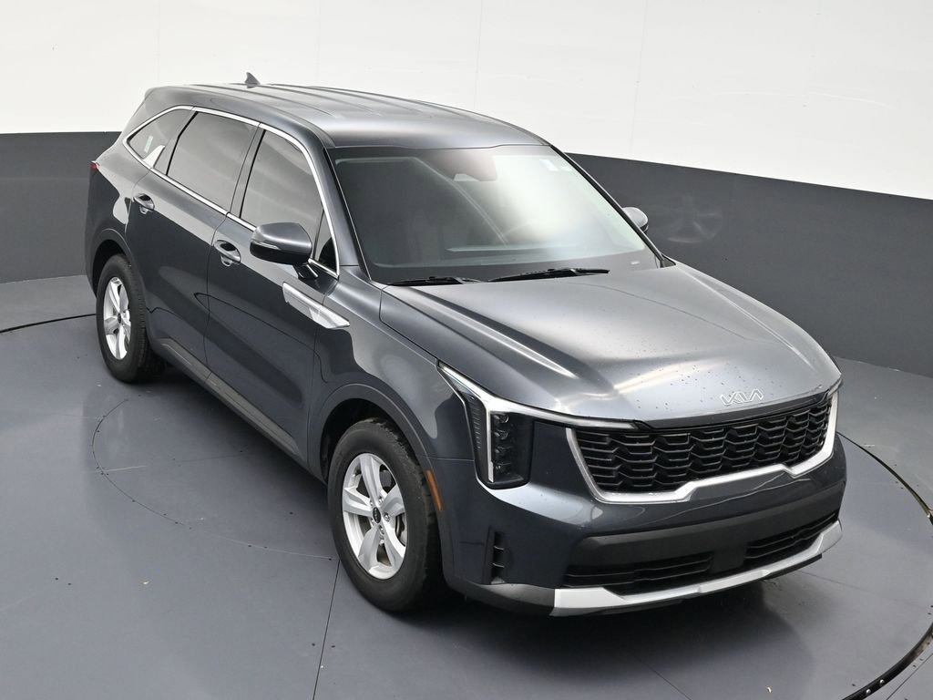 Used 2024 Kia Sorento LX image 18