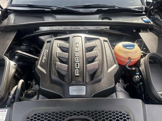 Used 2017 Porsche Macan Turbo image 13