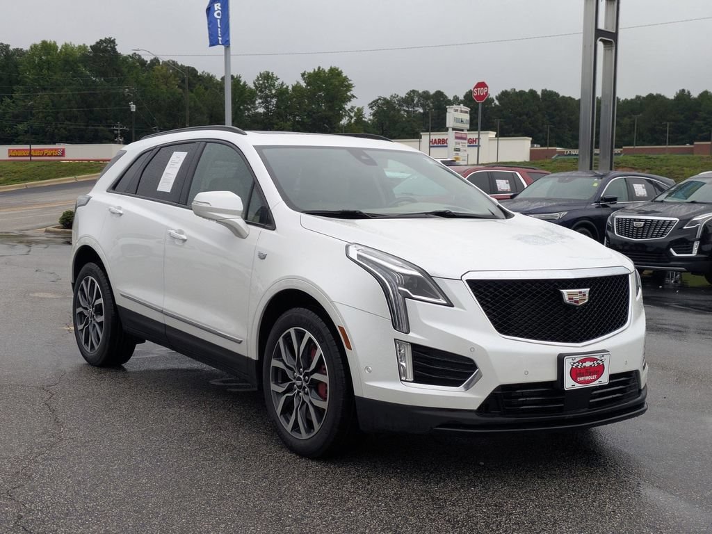 Used 2023 Cadillac XT5 Sportv w/ Platinum Package AWD/4WD image 2