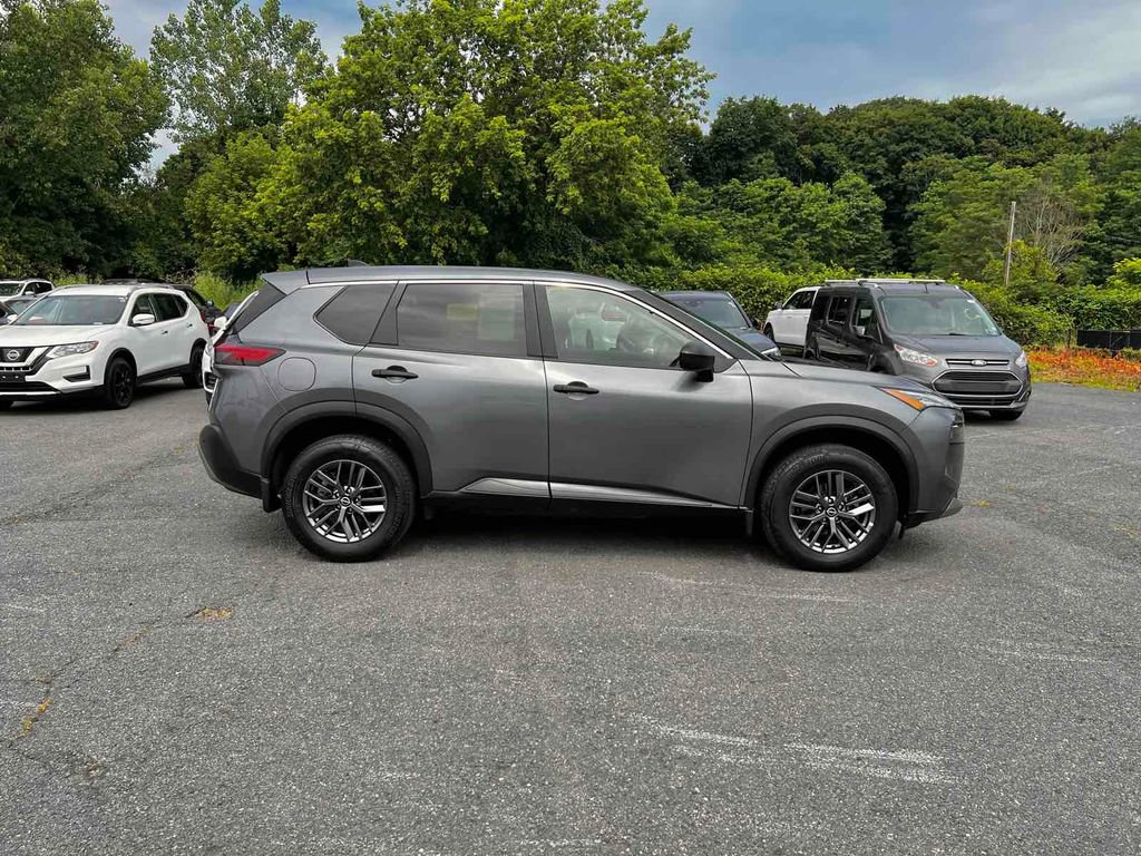 Used 2023 Nissan Rogue S image 8