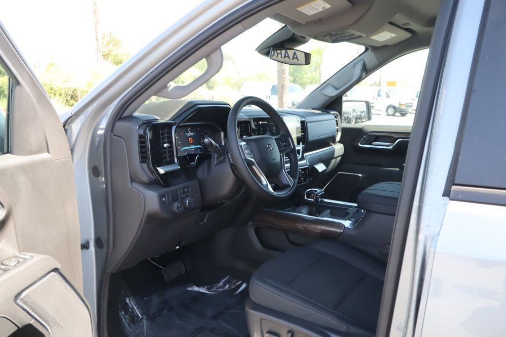 New 2026 Chevrolet Silverado 1500 RST w/ LPO, Dark Essentials Package RWD image 18
