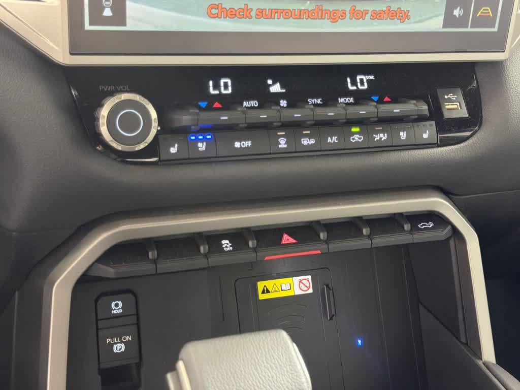 Used 2026 Toyota Tundra Limited AWD/4WD image 23