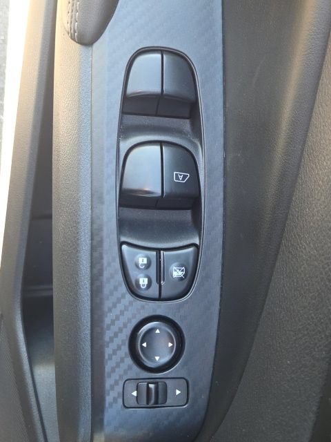 Used 2024 Nissan Altima 2.5 SV w/ SV Premium Package AWD/4WD image 18