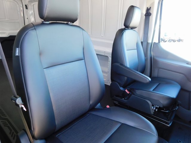New 2025 Ford Transit 250 148 Medium Roof image 17