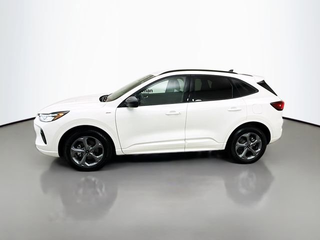 Used 2024 Ford Escape ST-Line w/ Equipment Group 301A image 4