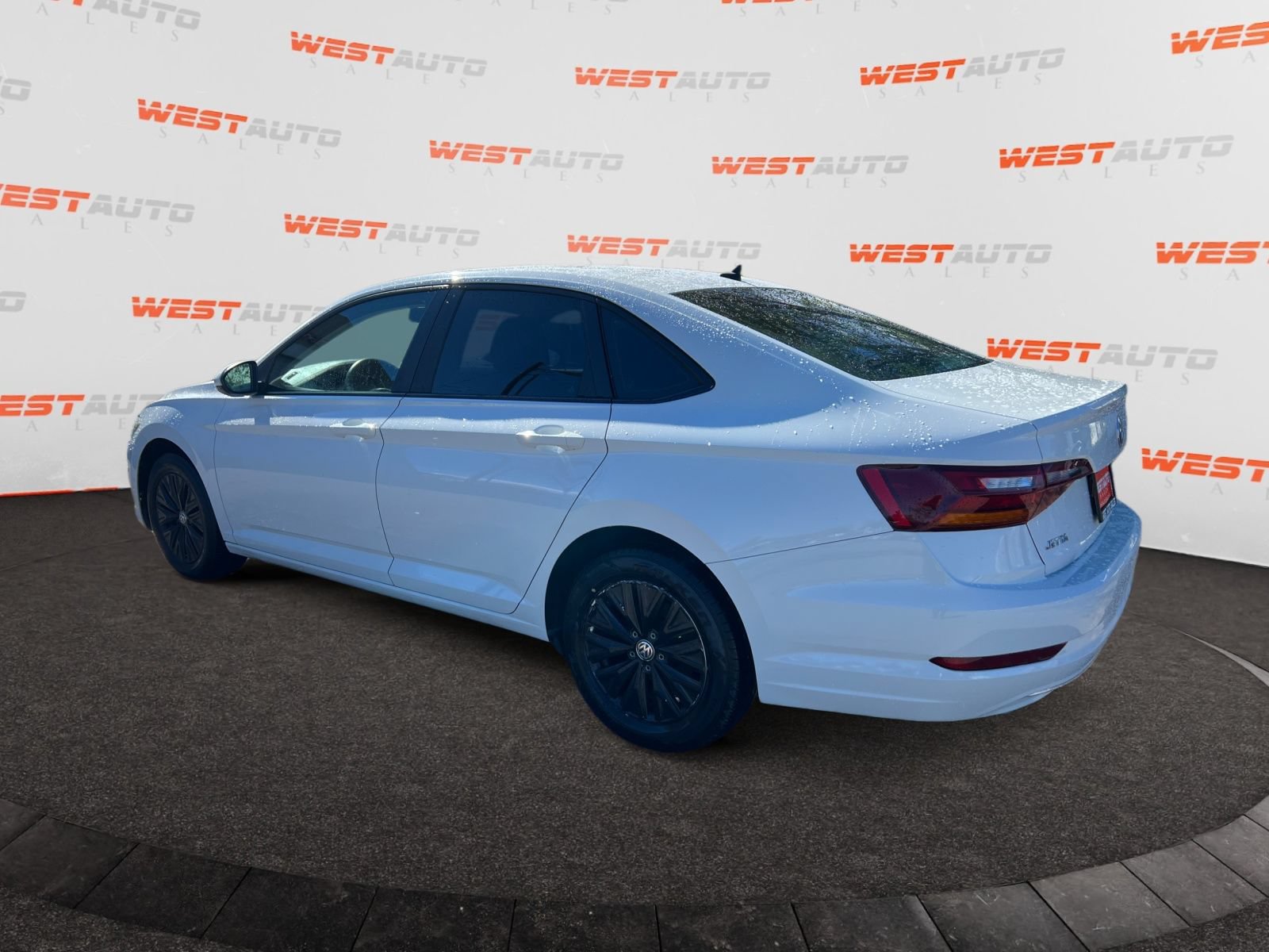 Used 2019 Volkswagen Jetta SE FWD image 3