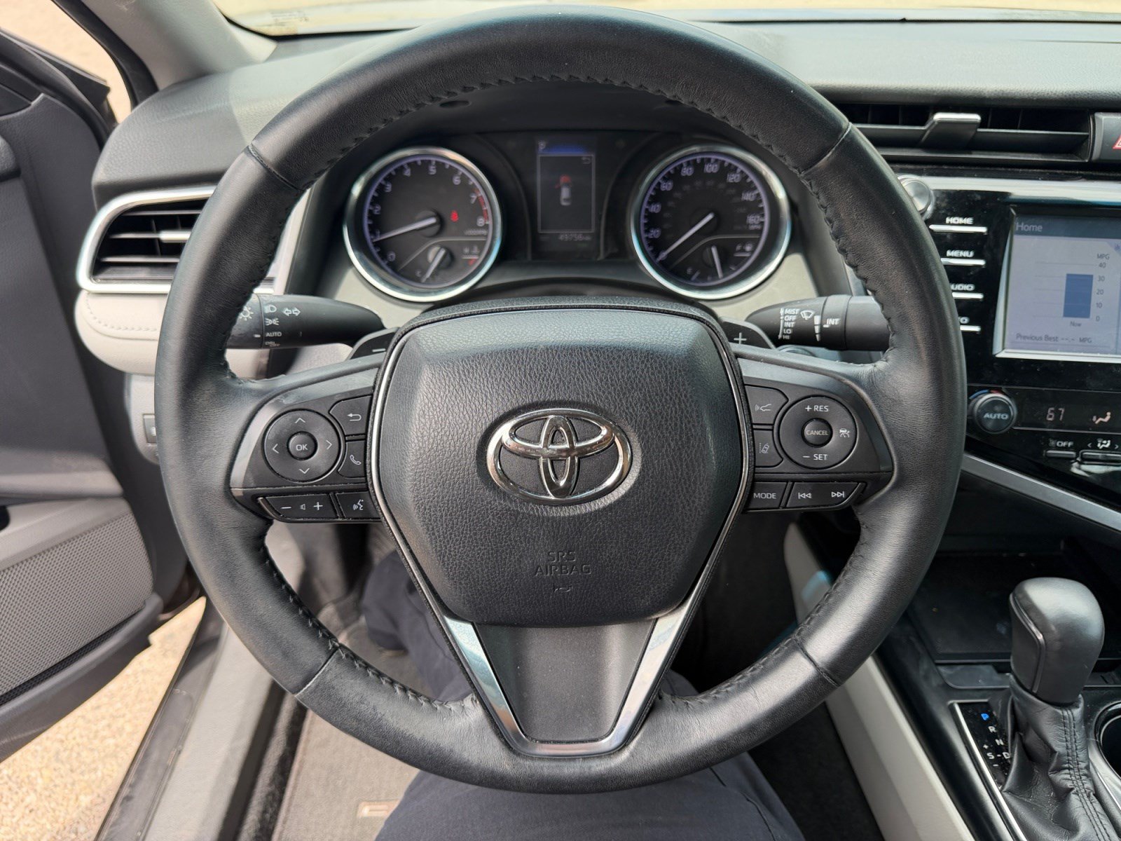 Used 2018 Toyota Camry SE w/ Moonroof Package FWD image 9