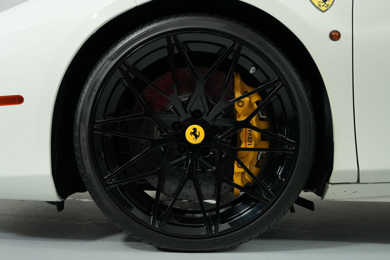 Used 2019 Ferrari 488 Spider RWD image 9