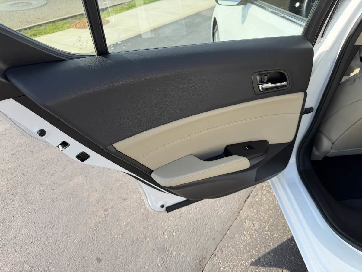 Used 2014 Acura ILX w/ Technology Package image 14