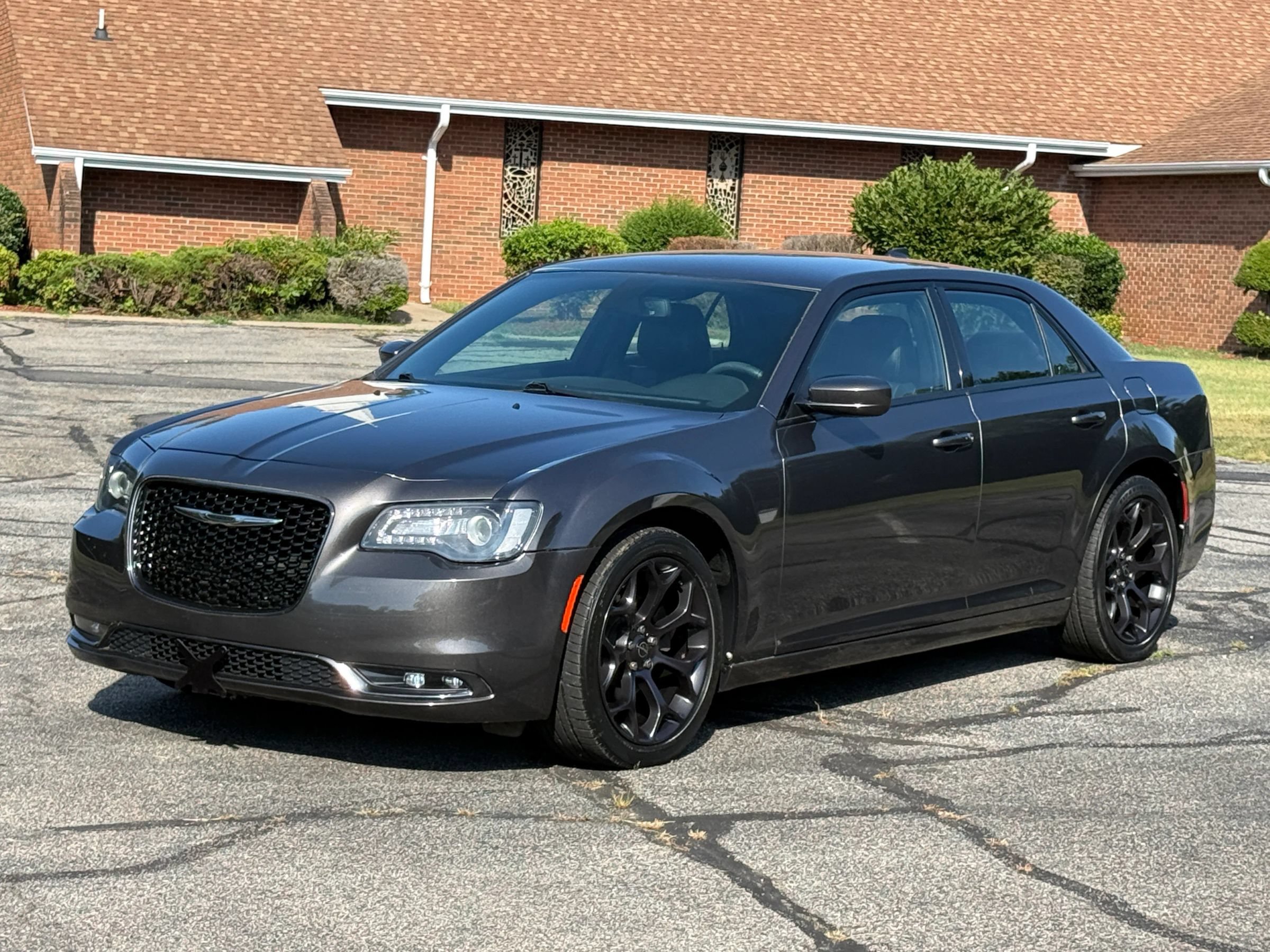 Used 2020 Chrysler 300 S RWD image 1