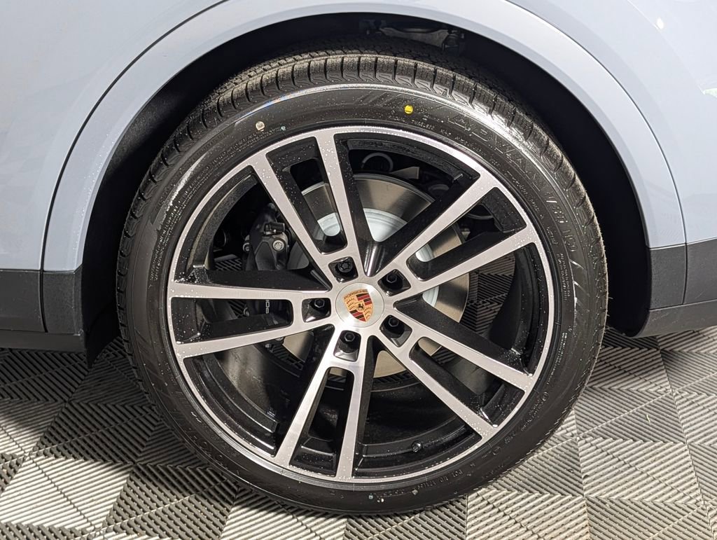 New 2026 Porsche Cayenne AWD/4WD image 12