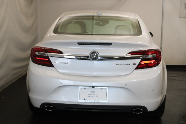 Used 2017 Buick Regal Premium w/ Driver Confidence Package #1 FWD image 6