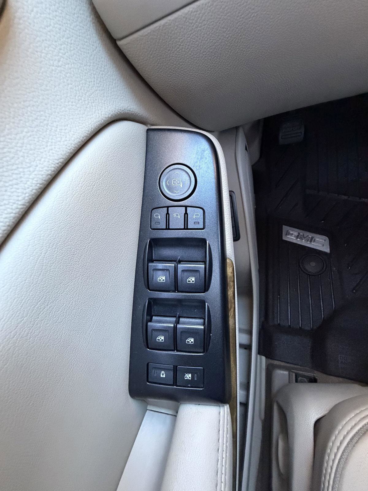 Used 2017 GMC Yukon Denali w/ Open Road Package image 23