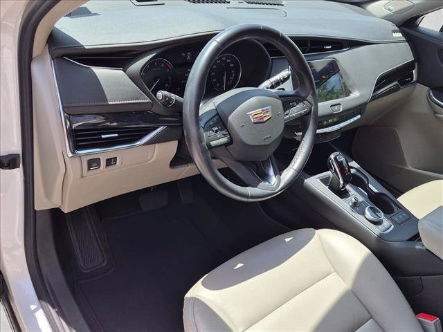 Used 2023 Cadillac XT4 Premium Luxury FWD image 5