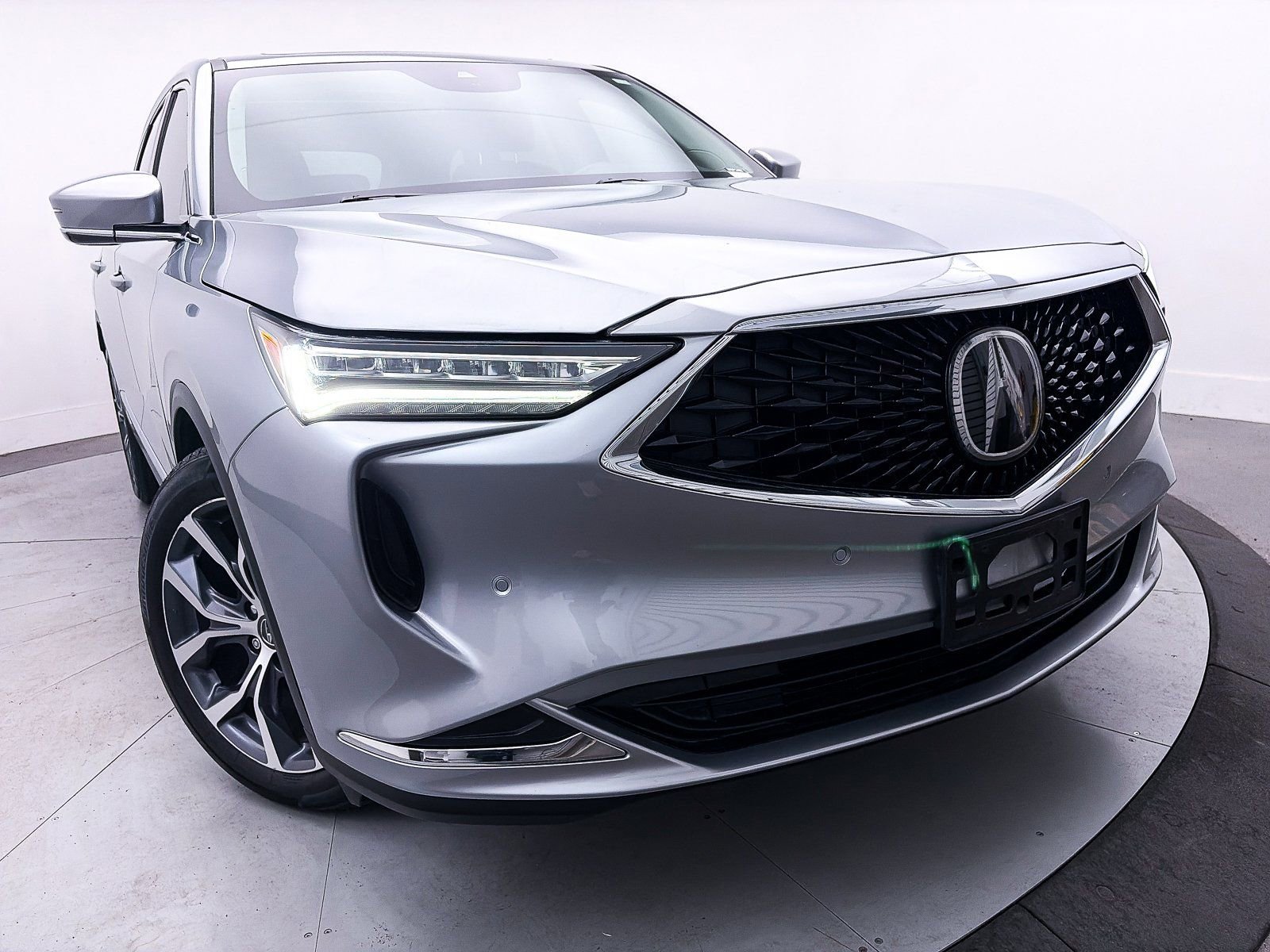 Used 2023 Acura MDX FWD w/ Technology Package image 3