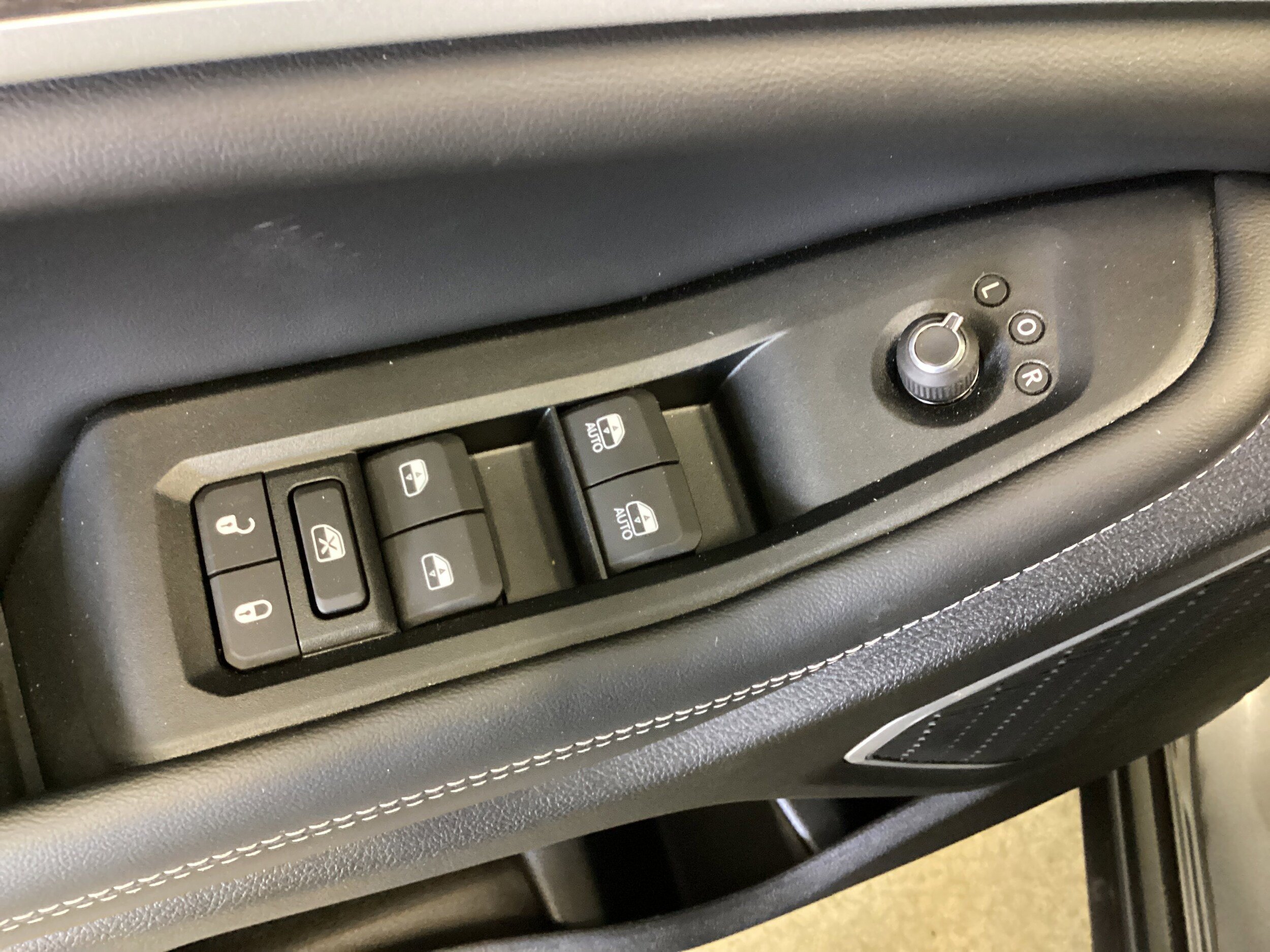 New 2026 Jeep Grand Cherokee Limited w/ Limited Altitude Package AWD/4WD image 13