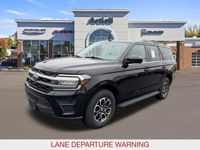 Used 2024 Ford Expedition XLT image 4