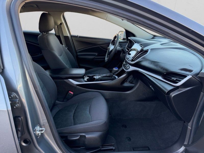 Used 2018 Chevrolet Volt LT image 16