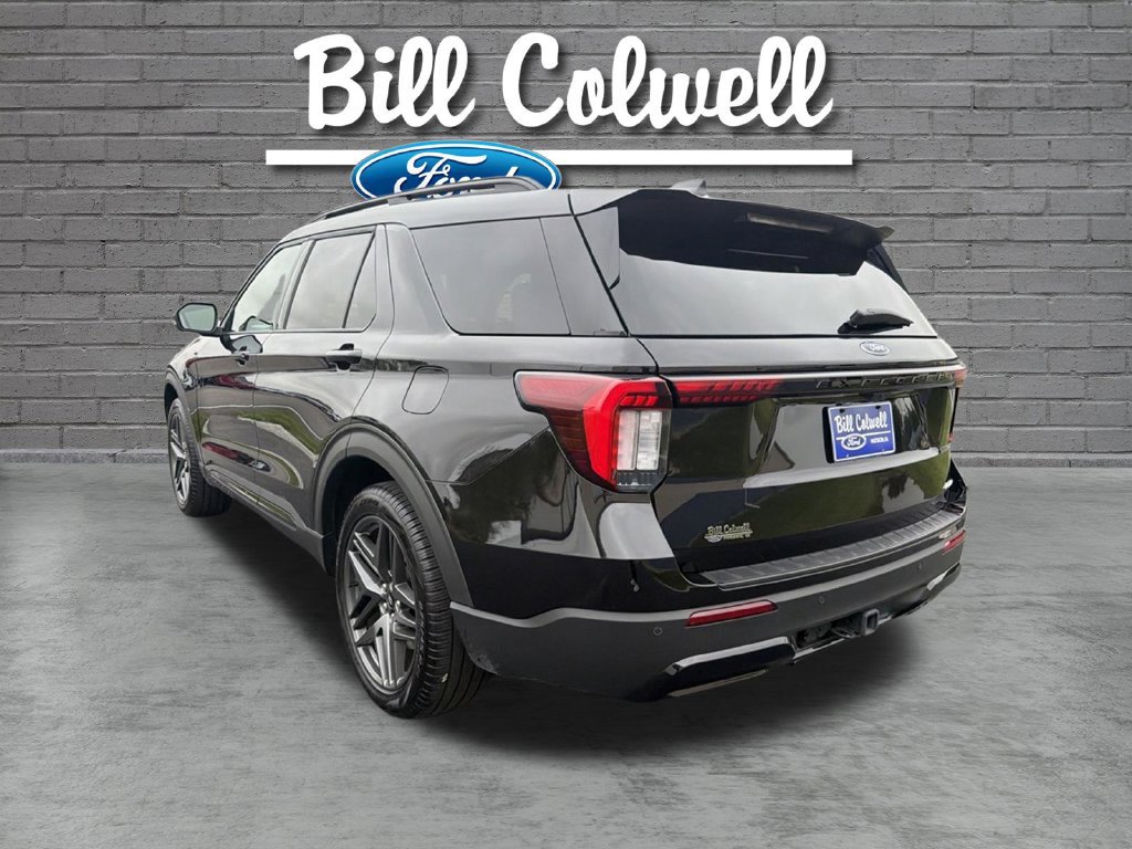 Certified 2025 Ford Explorer ST-Line w/ ST-Line Street Pack AWD/4WD image 7