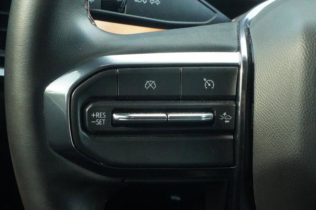 Used 2024 GMC Canyon AT4 w/ Technology Package image 17