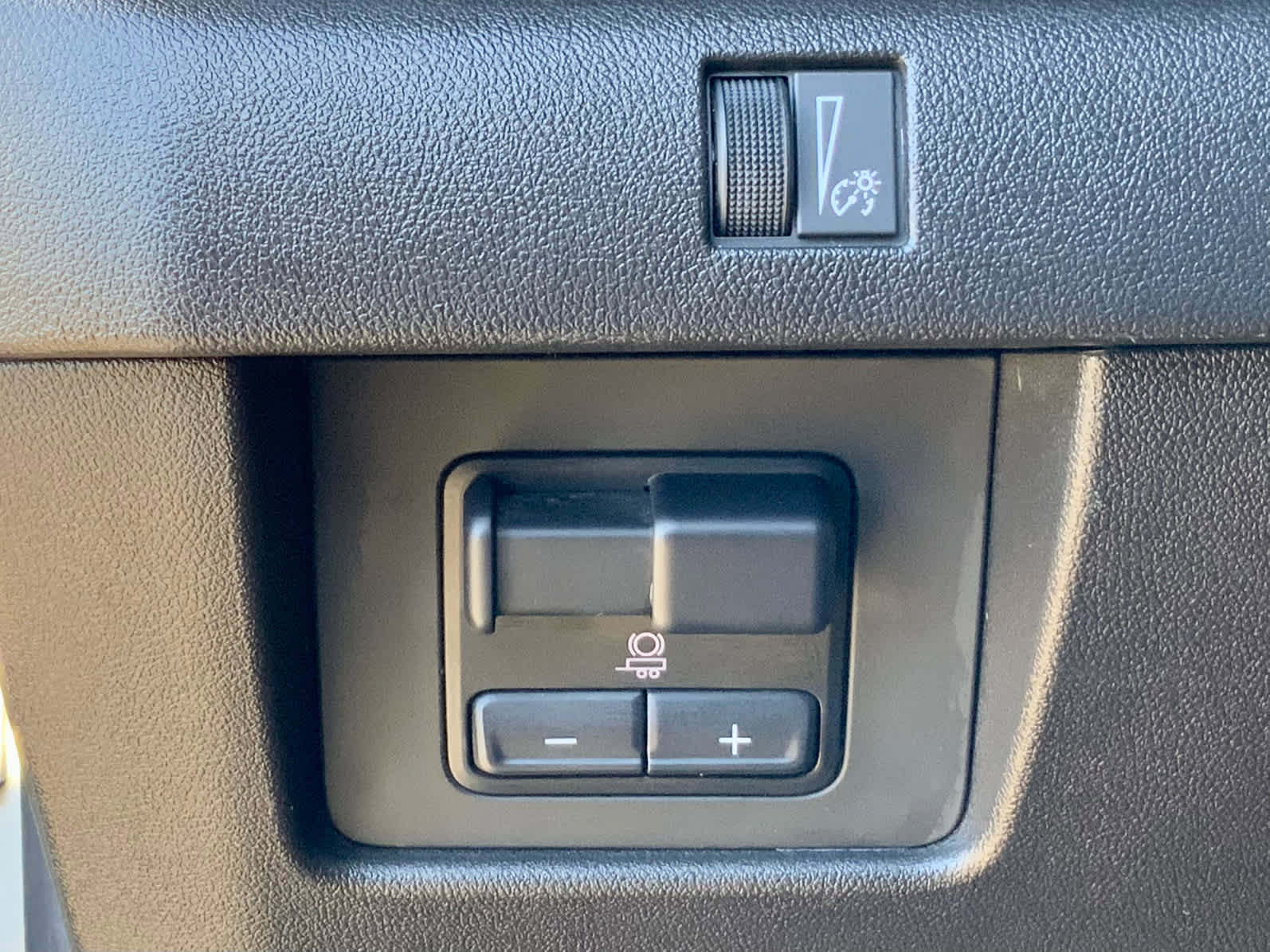 Used 2024 Chevrolet Colorado Z71 w/ Z71 Convenience Package 2 image 52