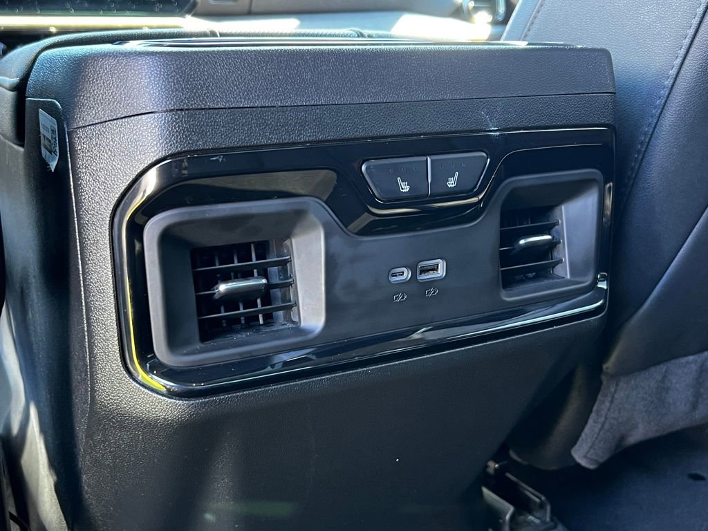 Used 2025 GMC Sierra 2500 AT4 image 15