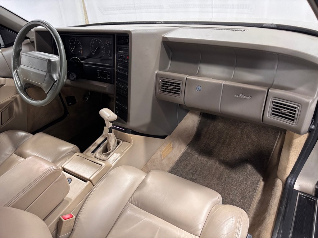 Used 1993 Cadillac Allante FWD image 16