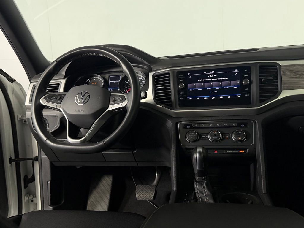 Used 2021 Volkswagen Atlas Cross Sport SE w/ 20" Black Wheels Package FWD image 14