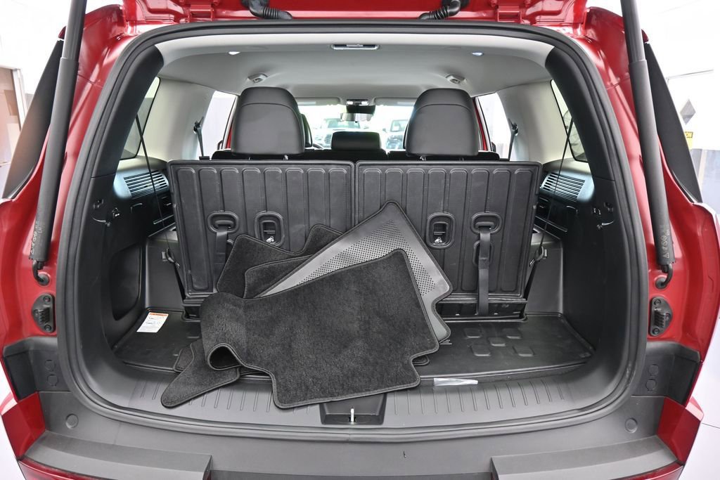 Used 2025 Hyundai Santa Fe SEL FWD image 36