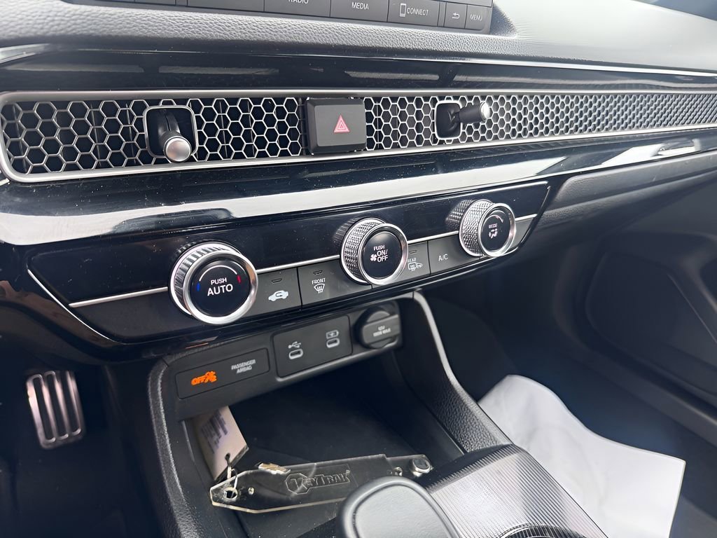 Certified 2025 Honda Civic Sport image 24