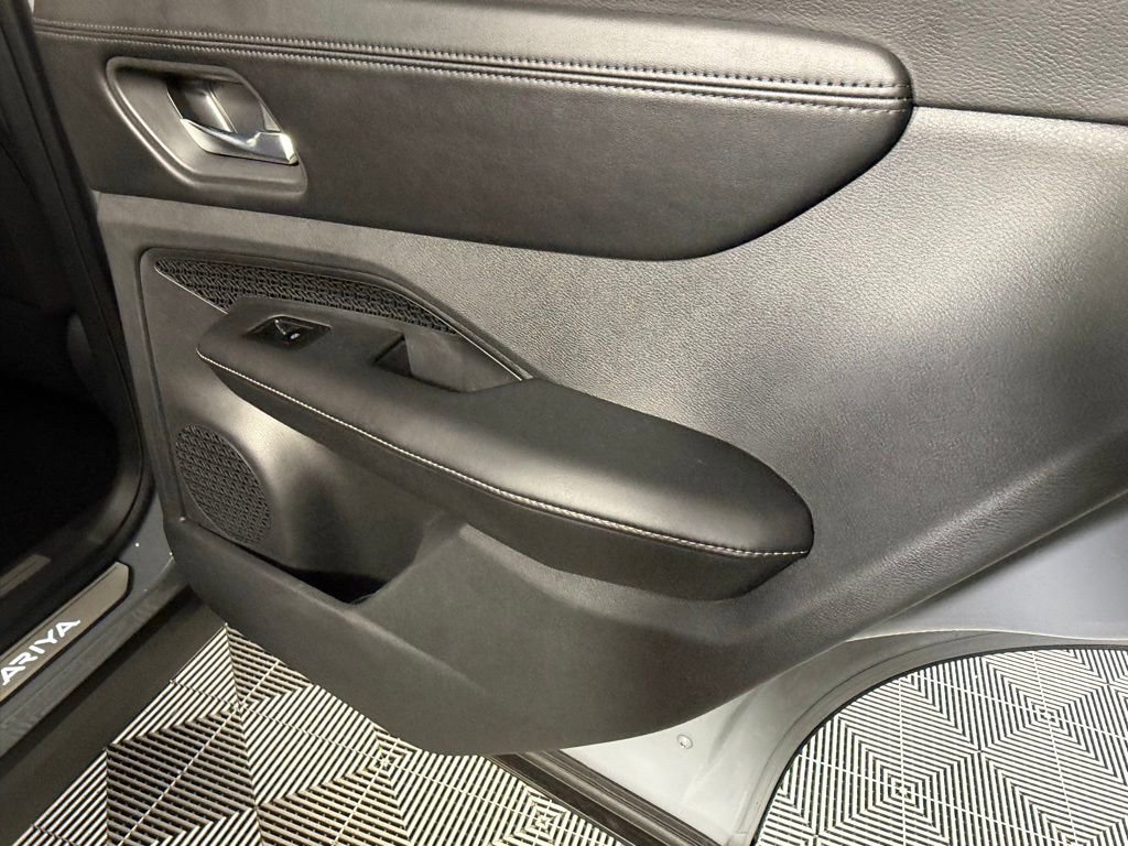 Used 2024 Nissan Ariya AWD image 29