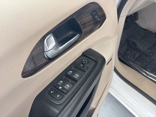 Used 2021 Chrysler Pacifica Limited w/ Premium & Safety Sphere Group AWD/4WD image 18