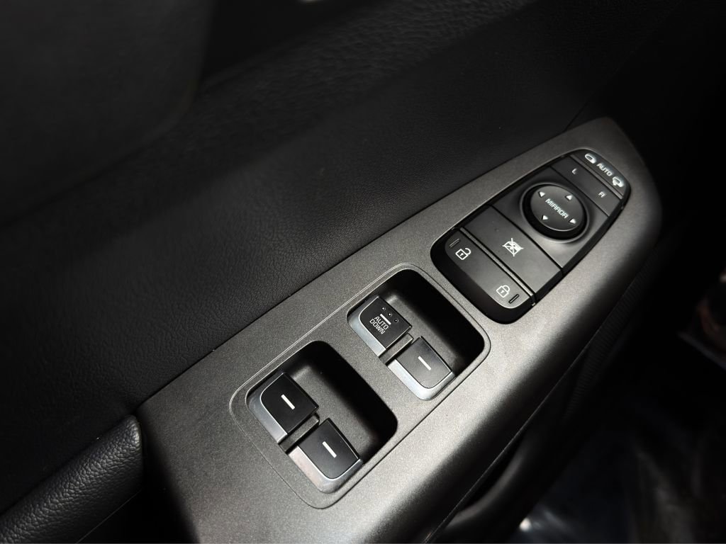 Used 2020 Kia Sportage LX w/ LX Popular Package image 11