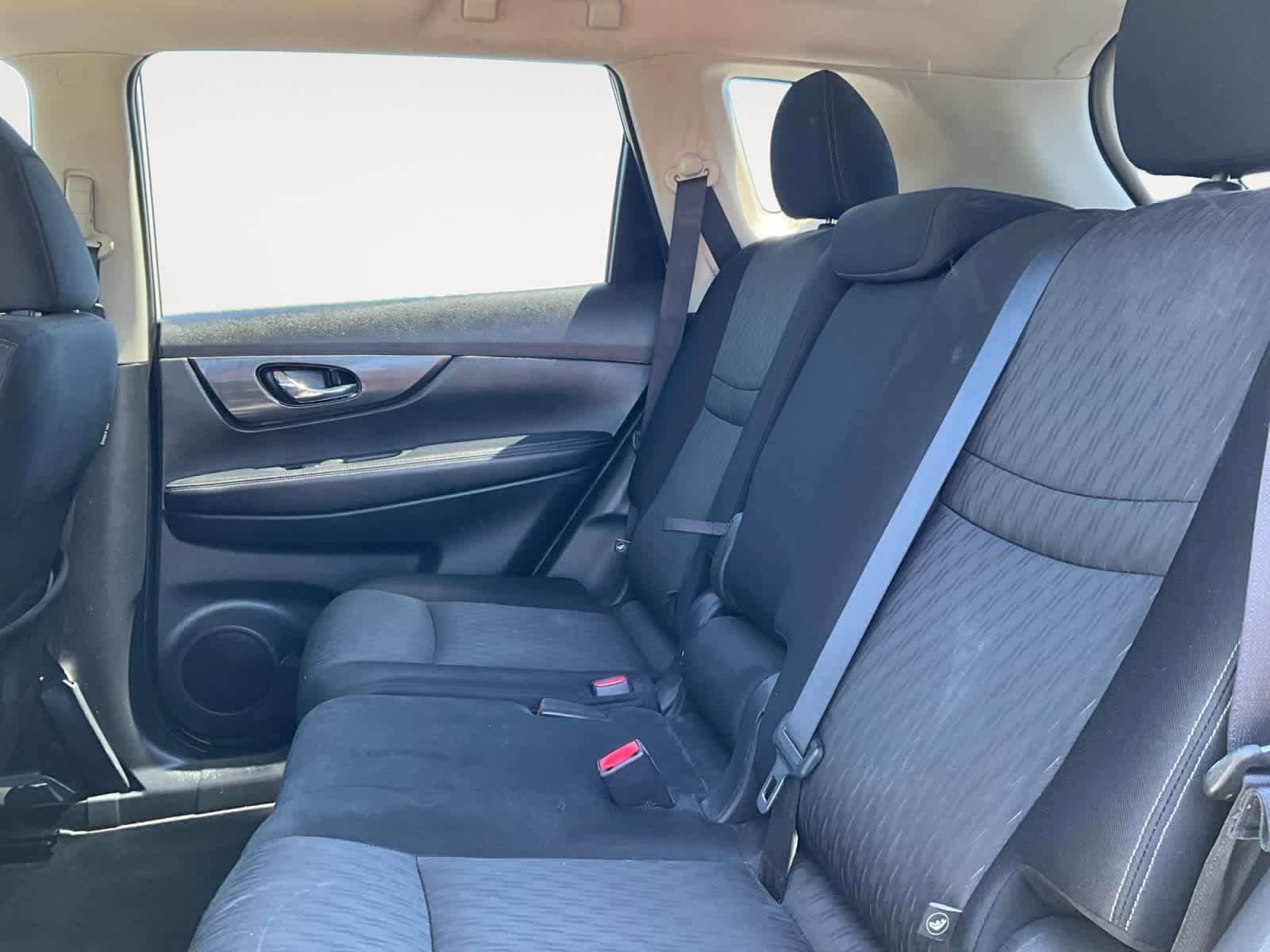 Used 2017 Nissan Rogue SV AWD/4WD image 15