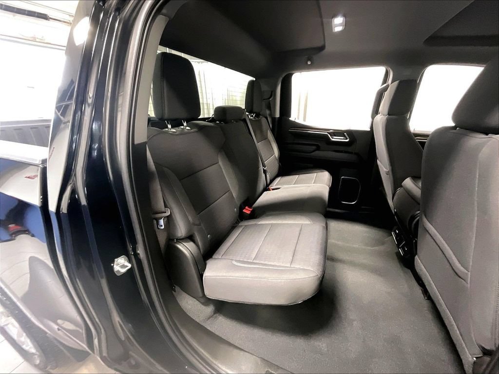 Used 2023 Chevrolet Silverado 1500 LT AWD/4WD image 16