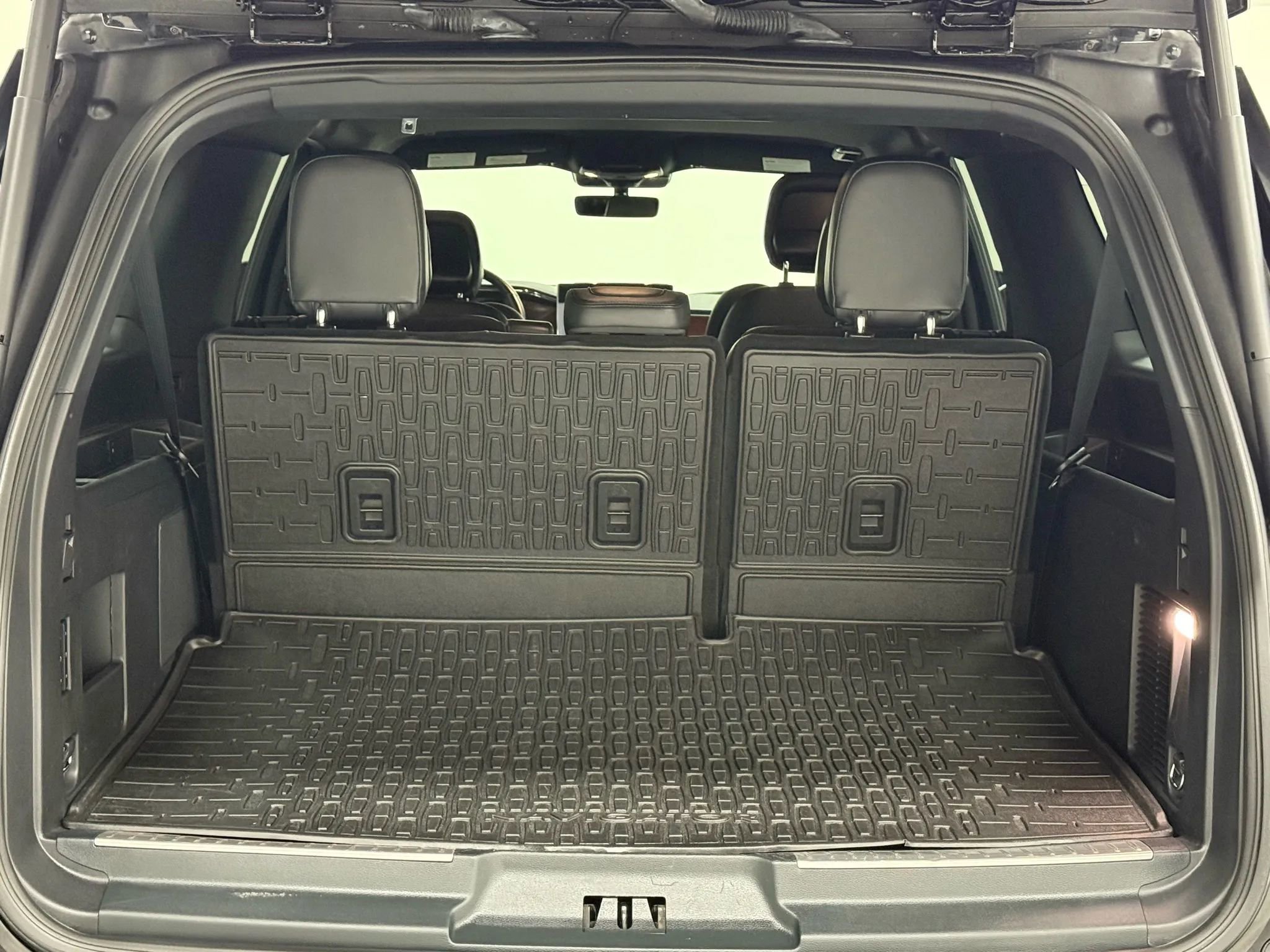 Used 2023 Lincoln Navigator L Standard Sport Utility 4D image 43