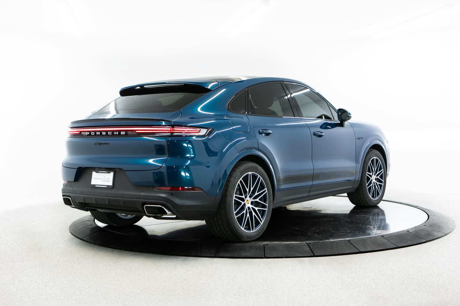 Certified 2024 Porsche Cayenne Coupe AWD/4WD image 7